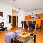 Mit Jacuzzi In Mit Parkplatz By Interhome Apartamento *