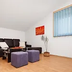 Apartamento Mit Jacuzzi In Mit Parkplatz By Interhome *