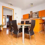Mit Jacuzzi In Mit Parkplatz By Interhome Apartamento Ližnjan