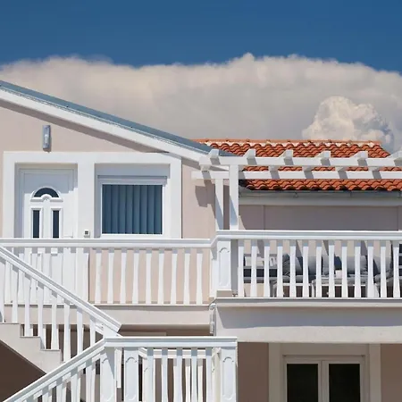 Mit Jacuzzi In Mit Parkplatz By Interhome Apartmán Ližnjan