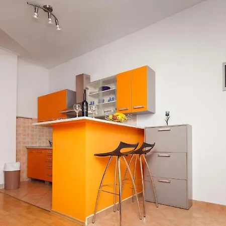 Mit Jacuzzi In Mit Parkplatz By Interhome Ližnjan