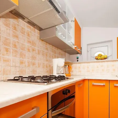 Apartmán Mit Jacuzzi In Mit Parkplatz By Interhome *