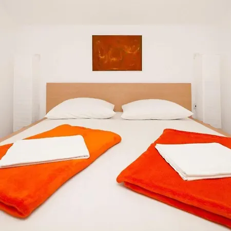 Mit Jacuzzi In Mit Parkplatz By Interhome Ližnjan