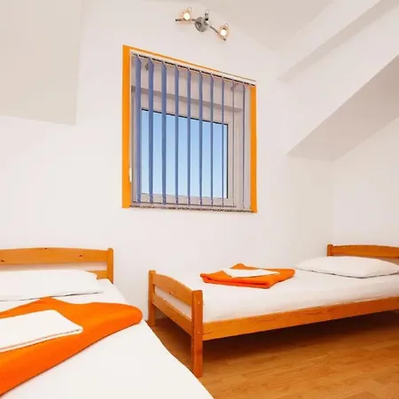 Apartment Mit Jacuzzi In Mit Parkplatz By Interhome Ližnjan