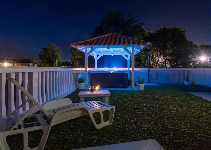 Lejlighed Mit Jacuzzi In Mit Parkplatz By Interhome