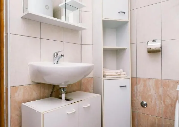 Mit Jacuzzi In Mit Parkplatz By Interhome Lejlighed *