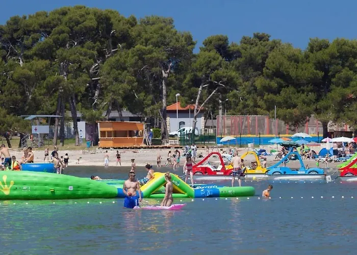 Lejlighed Mit Jacuzzi In Mit Parkplatz By Interhome