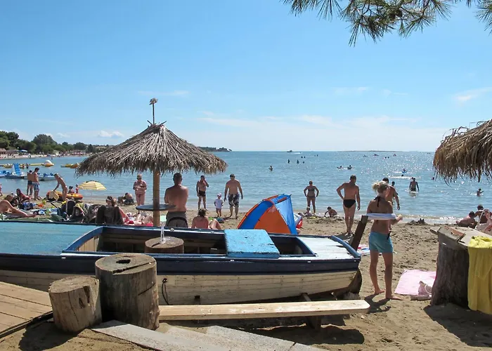 Mit Jacuzzi In Mit Parkplatz By Interhome Lejlighed